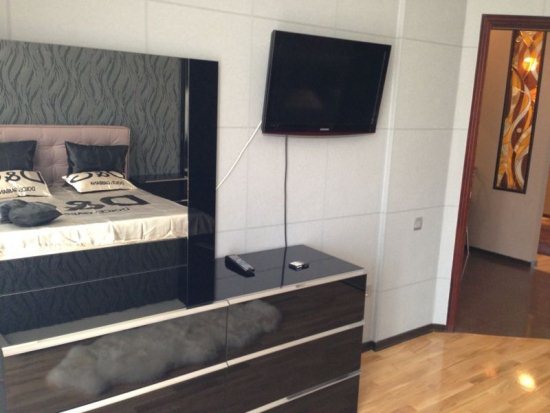 baku avcilar evinin yaninda azerbaycan devlet universitesi yakinliginda 