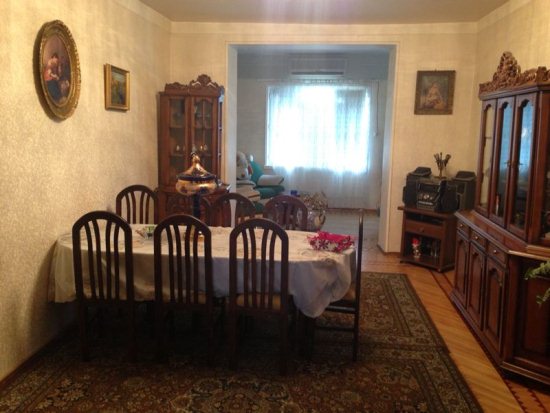 bakude ilimler metrosu yakinliginda 