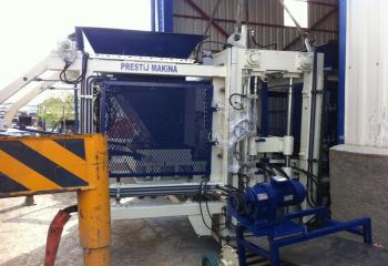 BETON PARKE KİLİT TAŞI VE BİRİKET MAKİNASI PM 18 