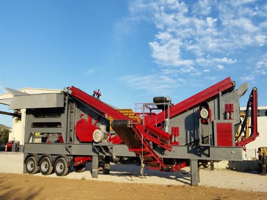 Stoktan Satılık 150-200 Ton Saat Kapasiteli Mobil Konkasör
