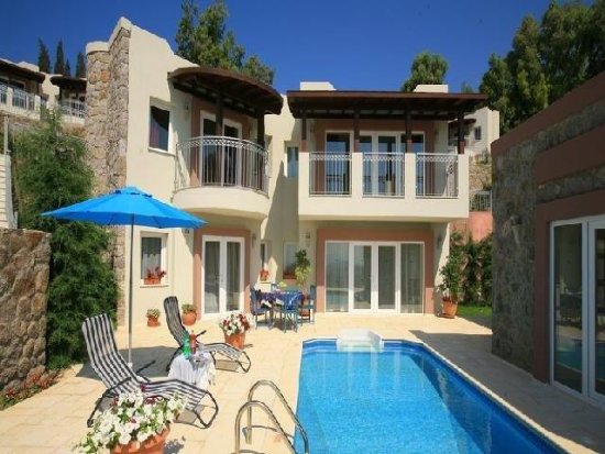 Mugla bodrum ortakent de ozel havuzlu kiralik lüks villa