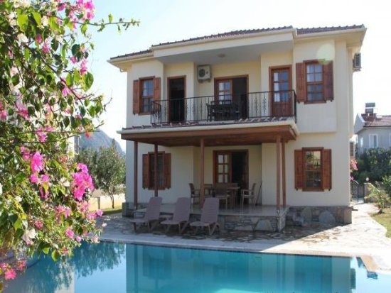 İzmir ceşme de lüks  havuzlu kiralık villa