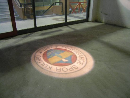 iç Mekan Gezen Logo Yansitici Cihaz