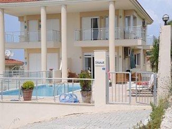 İzmir ceşmede kiralık lüks havuzlu villa