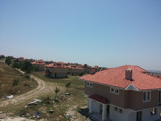 ŞAŞIRMAMAK ELDE DEĞİL.!!İSTANBUL TAPULU İMARLI GÖL MANZARALI:))