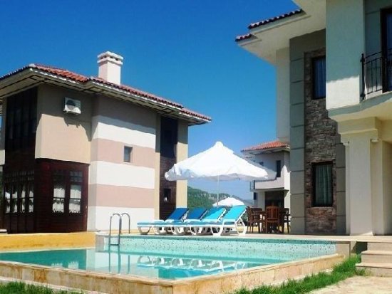 İzmir ceşme de lüks  havuzlu kiralık villa